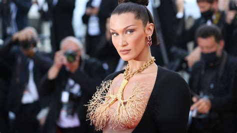 bella hadid nackt